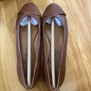 Zodiac women’s leather flats